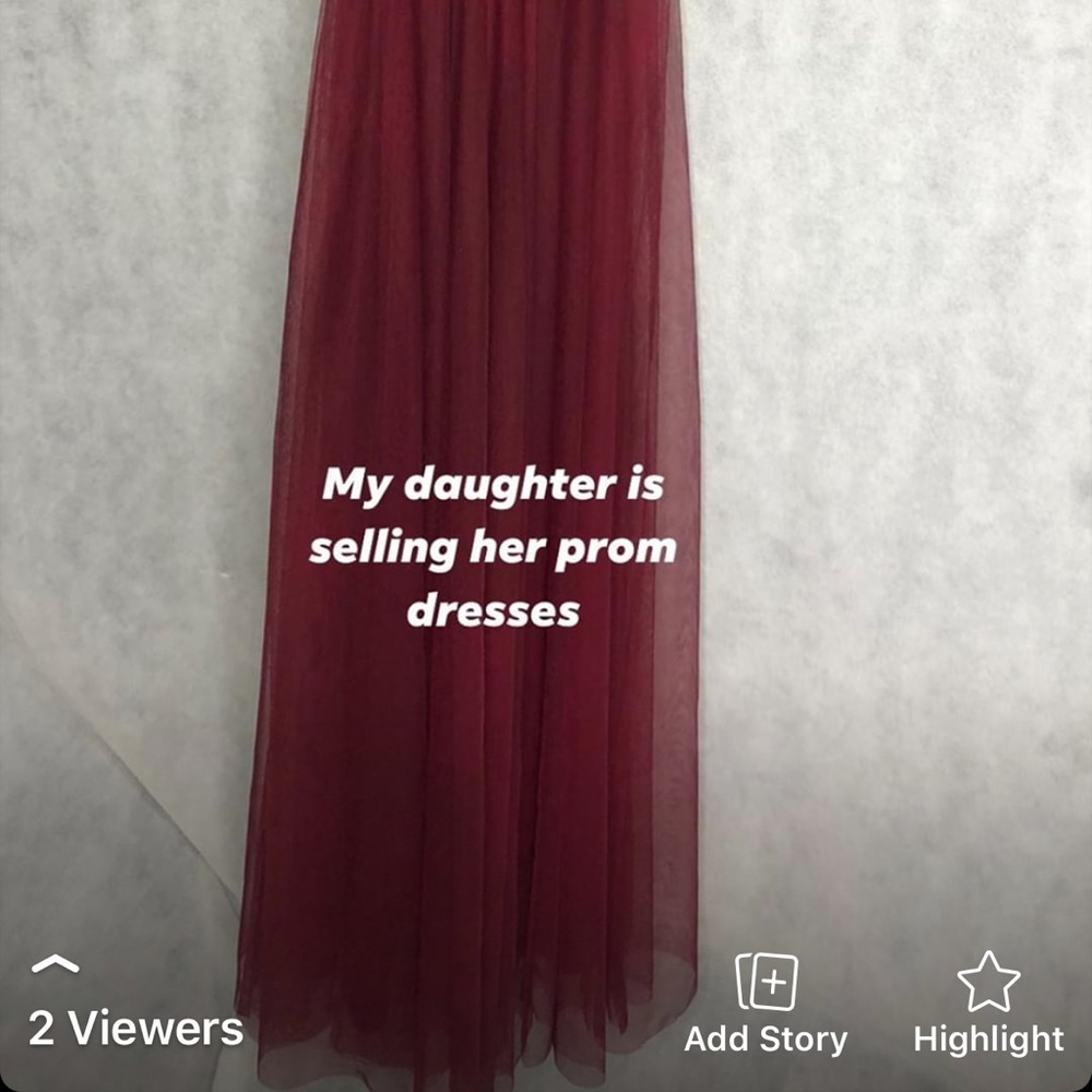 Dress - Picture 2 of 4